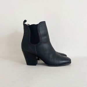 Rachel Comey nasseau black leather ankle boot sherpa lined chelsea booties 7.5